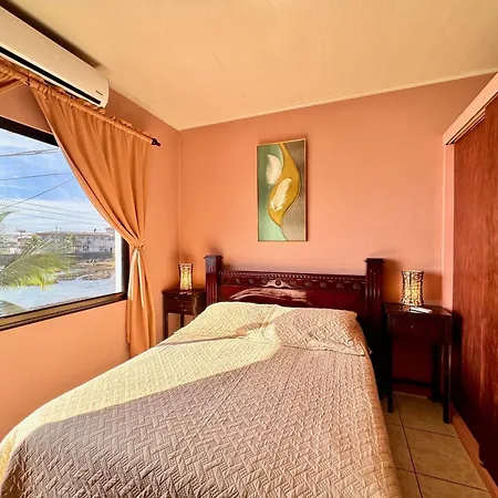 Apartamento Con Vista Al Mar En Limon En Casa Flamingo Exterior photo